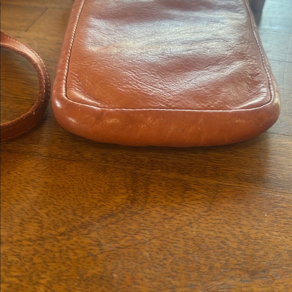 MARTA PONTI Made In Portugal Leather Phone Crossbody With Woven Detail - Picture 4 of 7